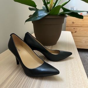 Michael Kors Black Pumps
